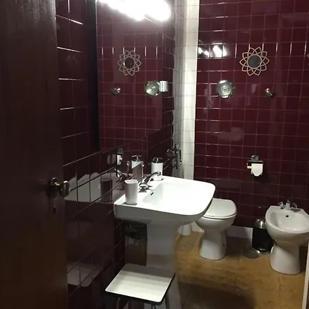 Daire 50 M2, 1 Yatak Odalı, 1 Banyolu , Bölgesinde *