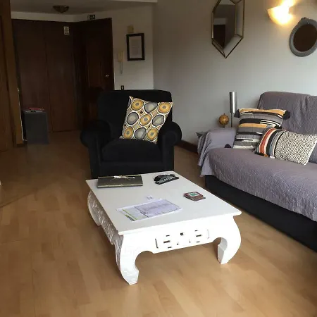 Lejlighed I På 50 M². Soveværelser: 1. Private Badeværelser: 1. * Estoril